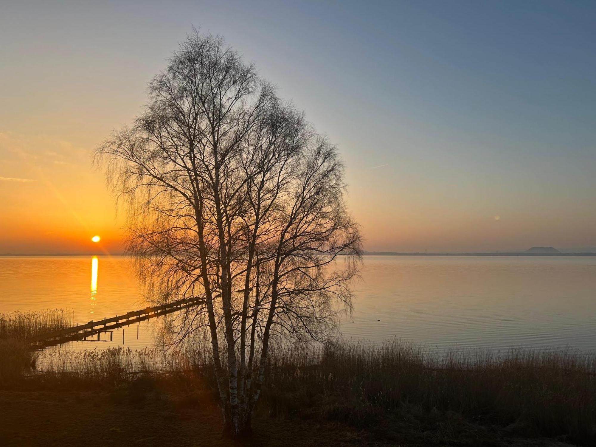 Ferienwohnung Sunrise - Mit Direktem Blick Auf Das Steinhuder Meer - Mardorf  Exterior photo